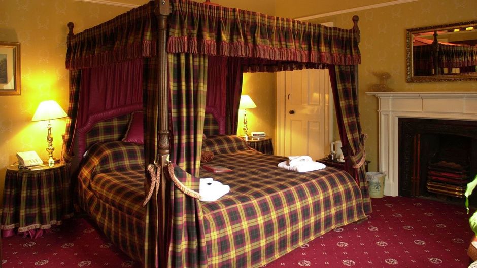 Atholl Arms Hotel Room