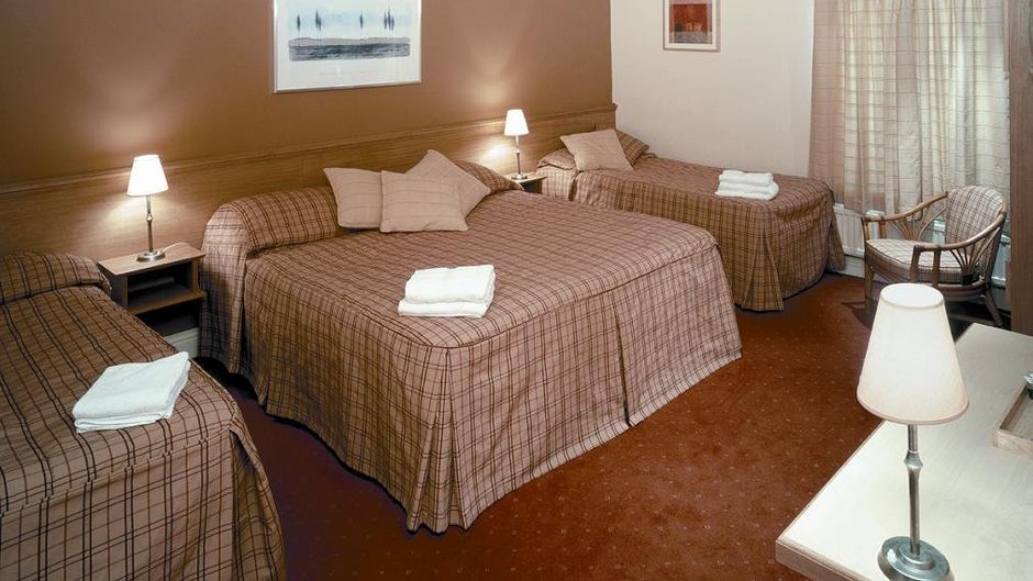 Whoop Hall Inn Room