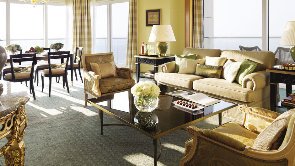 Four Seasons Hotel Suite