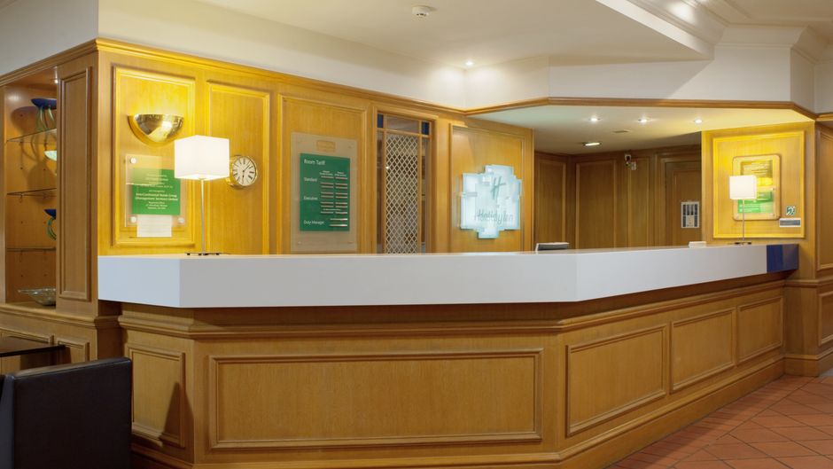 Holiday Inn Maidstone Lobby