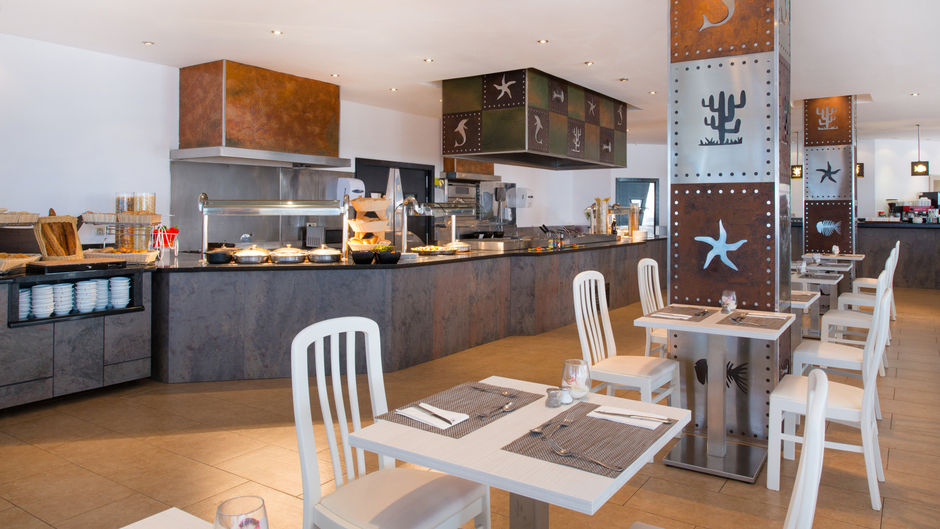 Iberostar Waves Bouganville Playa Restaurant
