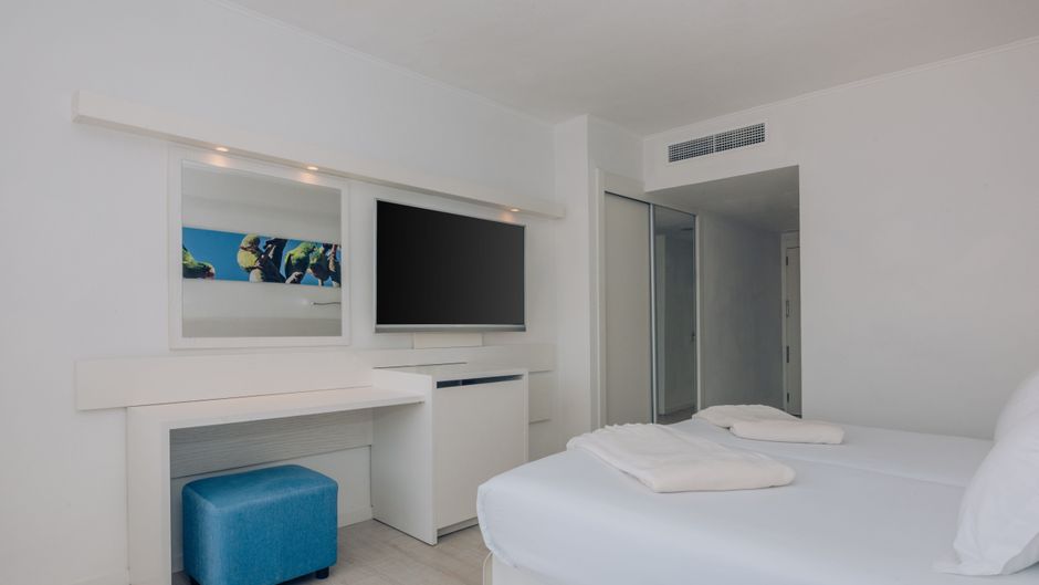 Iberostar Waves Bouganville Playa Room