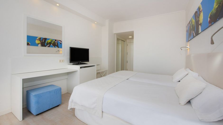 Iberostar Waves Bouganville Playa Room