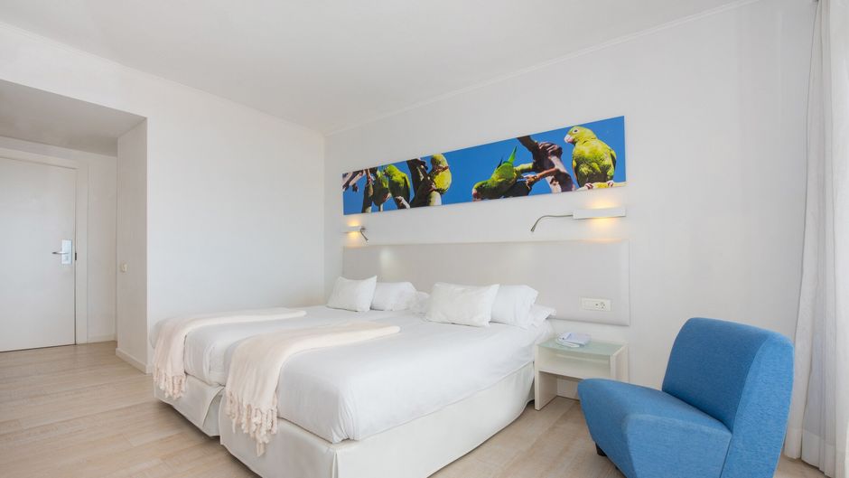 Iberostar Waves Bouganville Playa Room