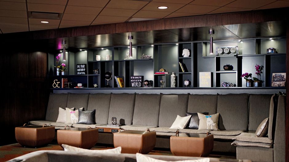 Toronto Marriott City Centre Hotel Lobby