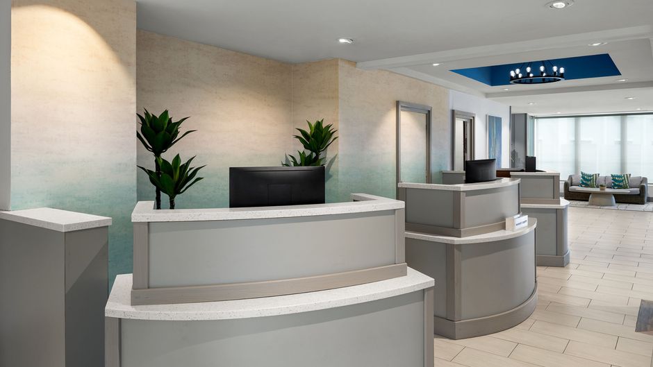 Courtyard Nassau Downtown/Junkanoo Beach Lobby