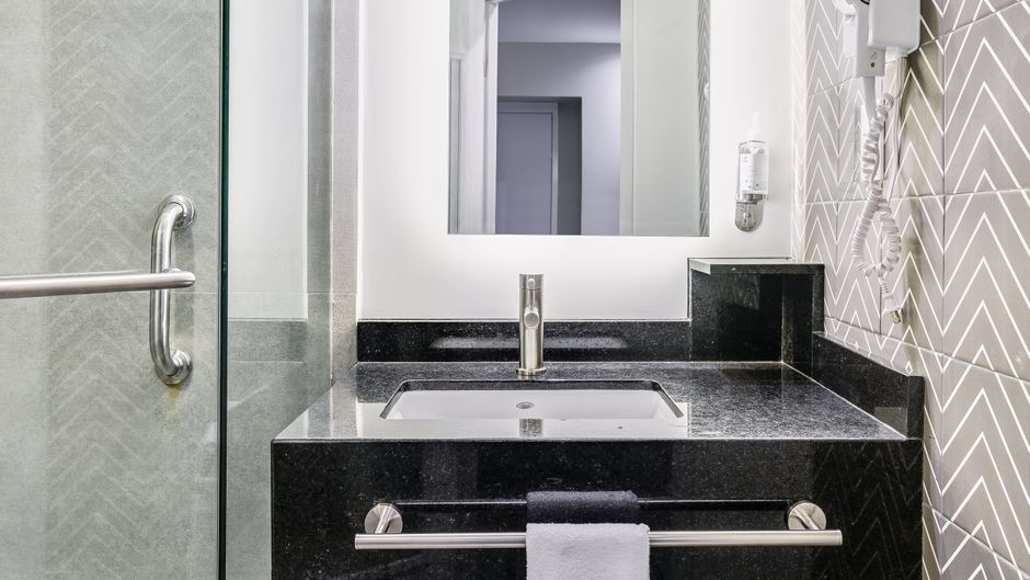 One Acapulco Costera Room