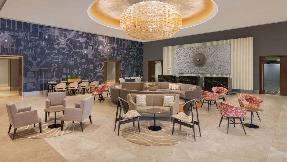 Le Meridien Nagpur Lobby