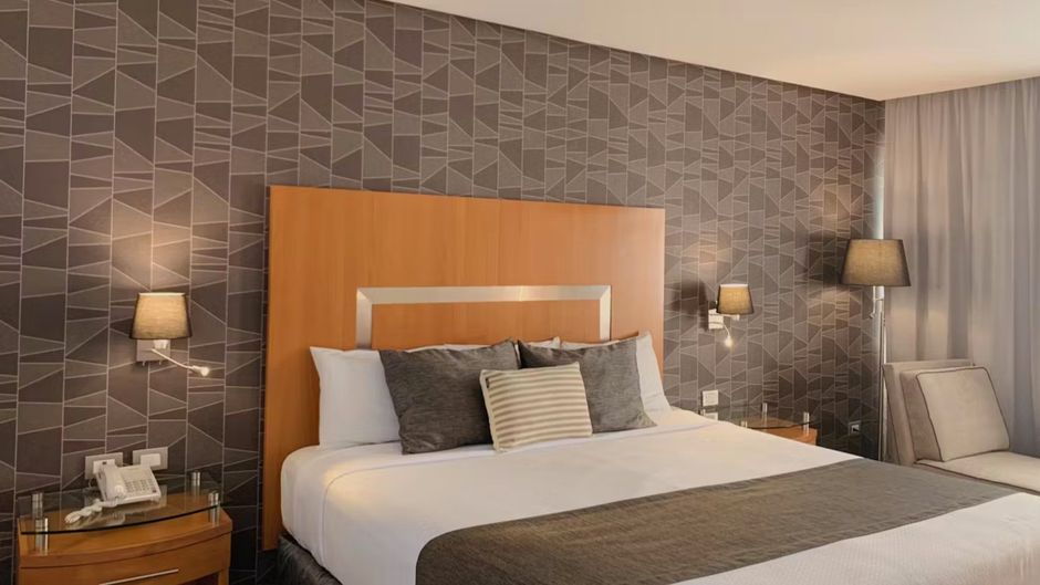 Hotel Mercury Inn Room