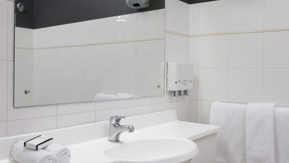 Adelaide Riviera Hotel Room