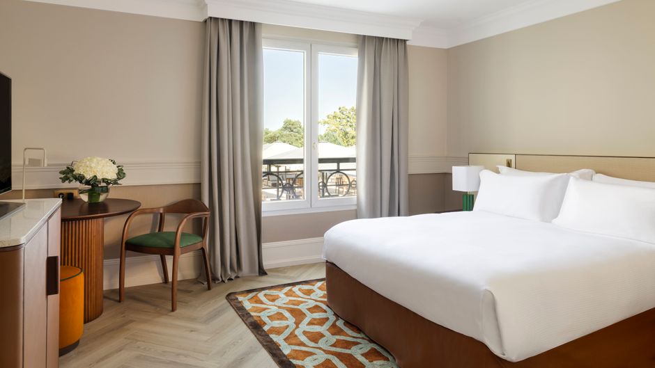 InterContinental Chateau Mont Royal Room
