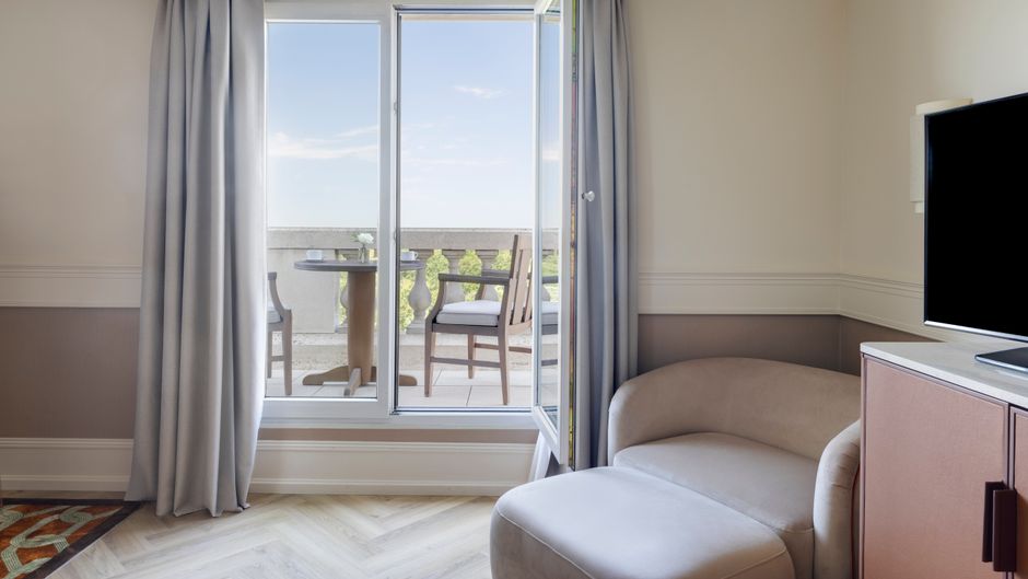 InterContinental Chateau Mont Royal Room