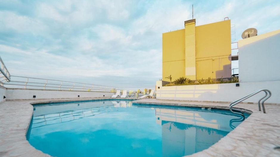 Amerian Executive Hotel Cordoba Pool