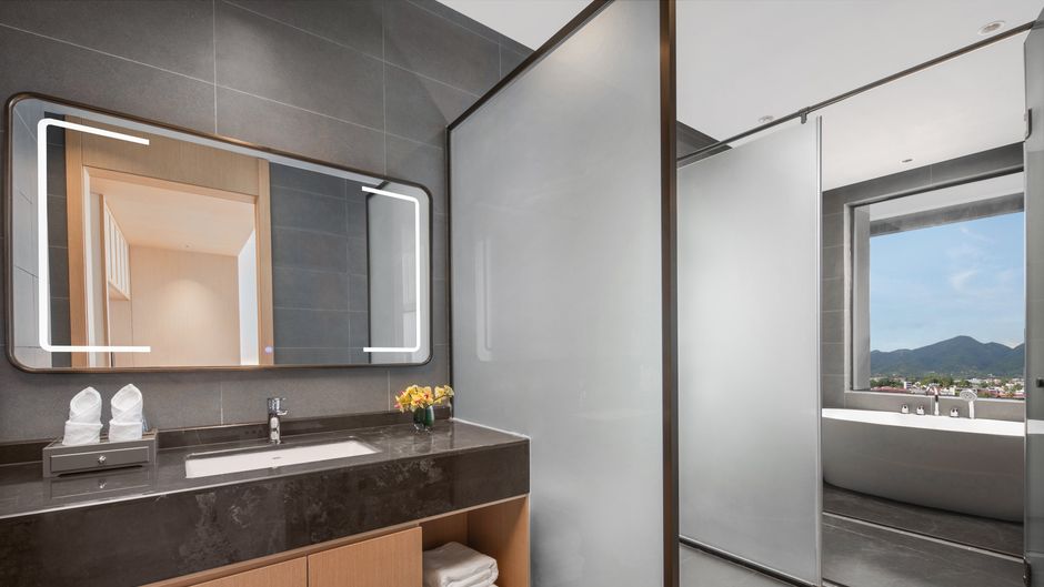 Holiday Inn Orchid Town Room