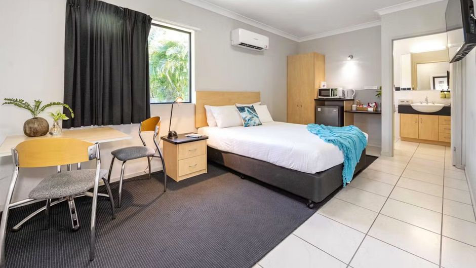 Alara Motor Inn Room