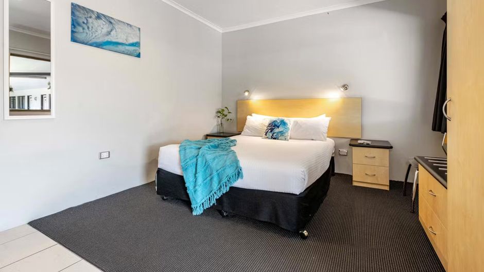 Alara Motor Inn Room