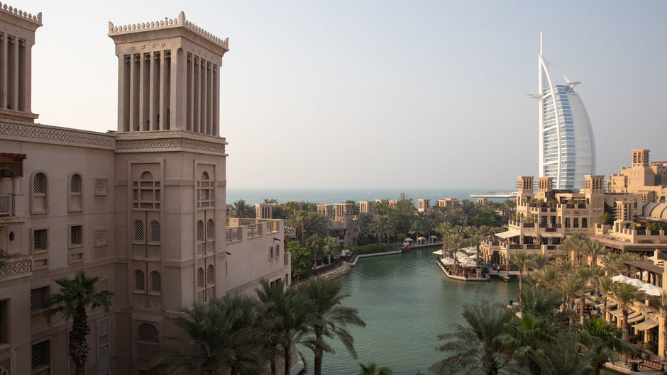 Jumeirah Al Qasr Exterior