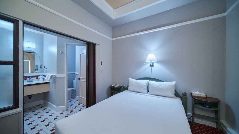 Bedford Regency Hotel Room