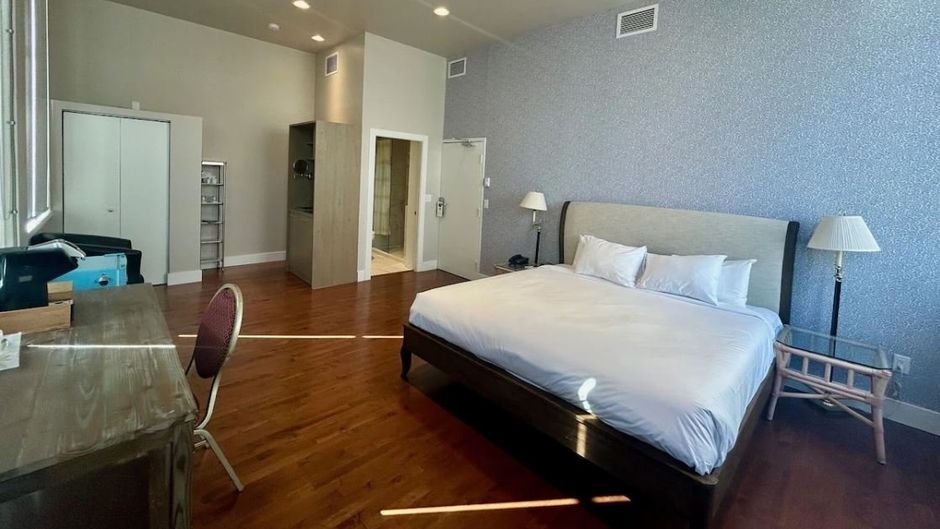 Bedford Regency Hotel Room