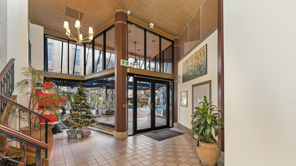 Bedford Regency Hotel Exterior