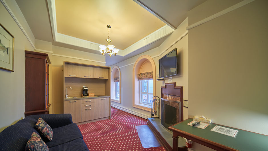 Bedford Regency Hotel Room