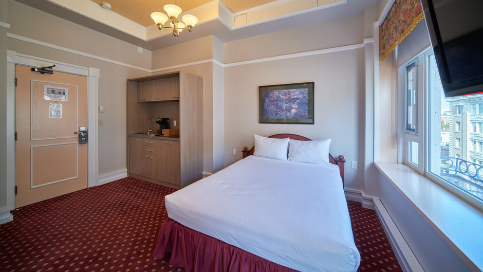 Bedford Regency Hotel Room