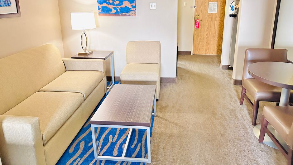 Holiday Inn Hotel & Suites Regina Room