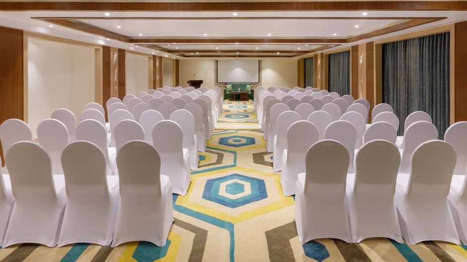 Holiday Inn Resort Budhanilkan Meeting