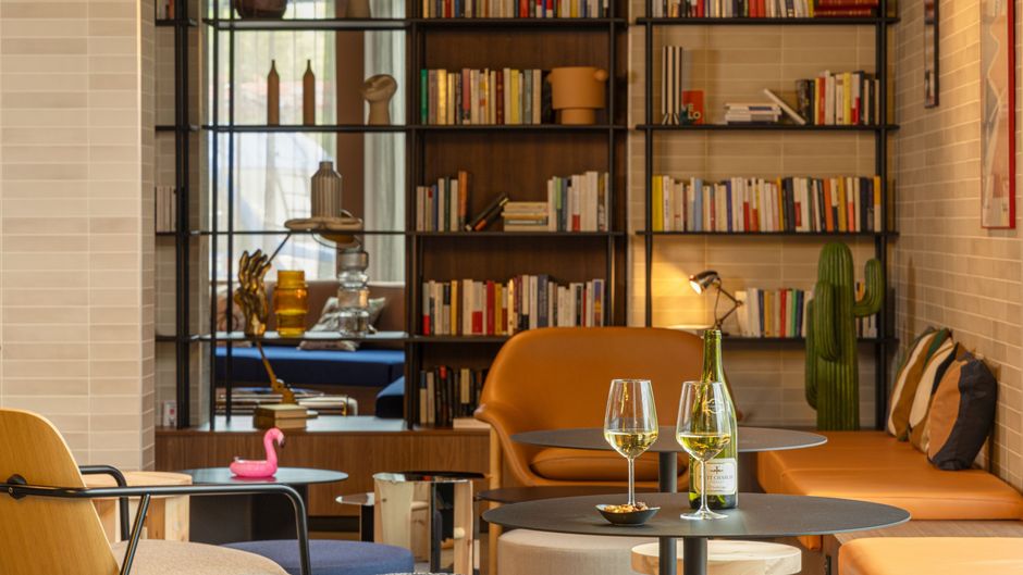 Moxy Paris Clamart Lobby