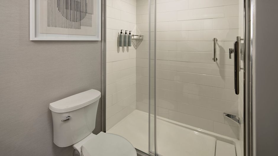 Courtyard Regina Downtown Marriott Room