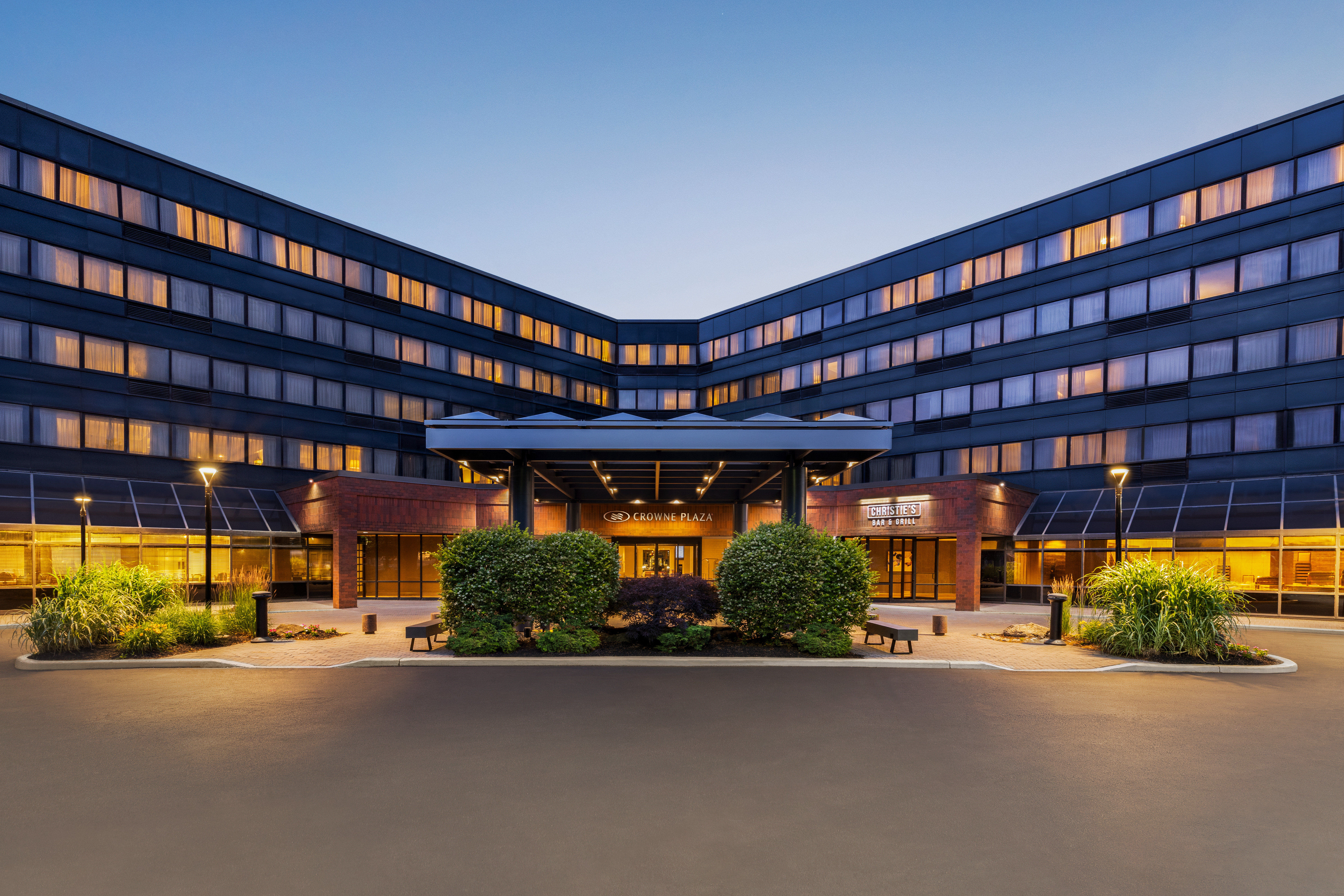 Crowne Plaza Hotel- First Class Edison, NJ Hotels- GDS Reservation