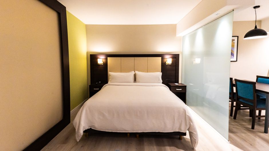 Holiday Inn Express Rosario Suite