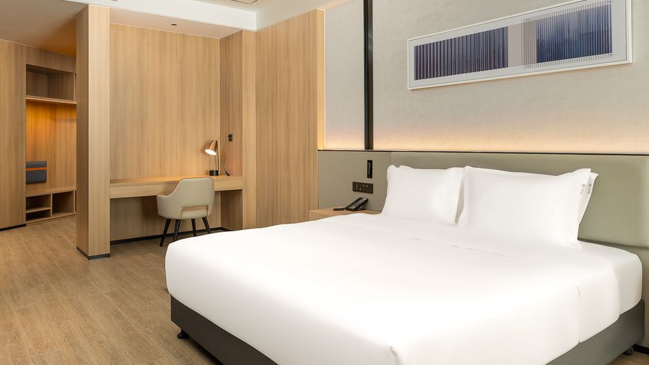 Holiday Inn Express City Center Room