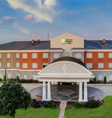 Holiday Inn Express & Suites Clute - Lak