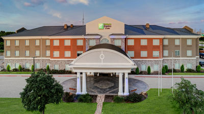 Holiday Inn Express & Suites Clute - Lak