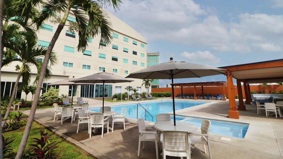 Holiday Inn Express Manzanillo Pool