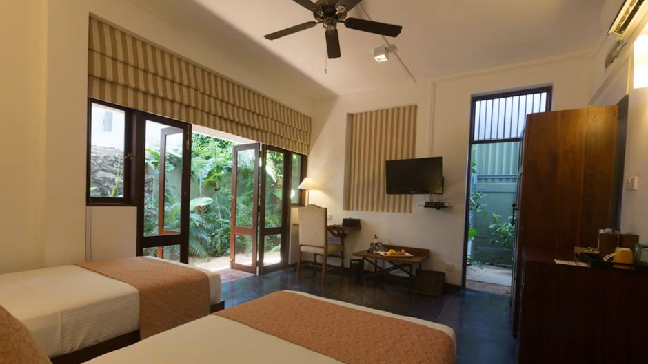 Colombo Court Hotel & Spa Room