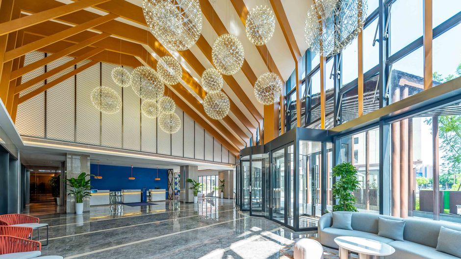 Holiday Inn Express Wuxi East Station Exterior