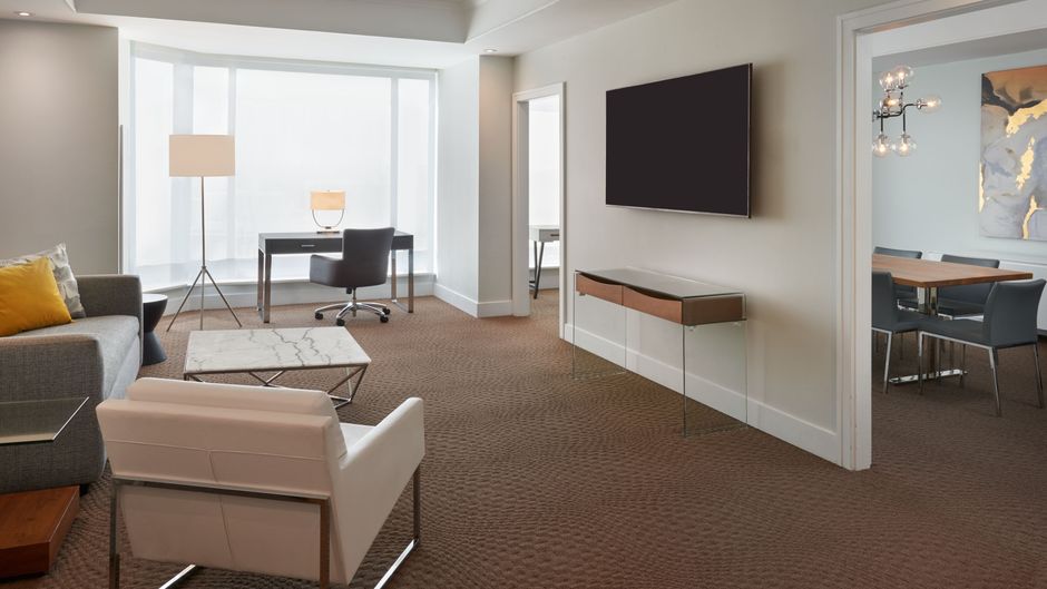 Sheraton Parkway Toronto North Hotel Room