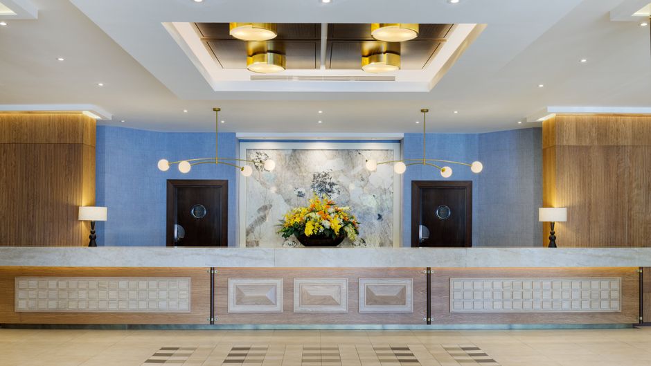 Crowne Plaza London-Gatwick Airport Exterior