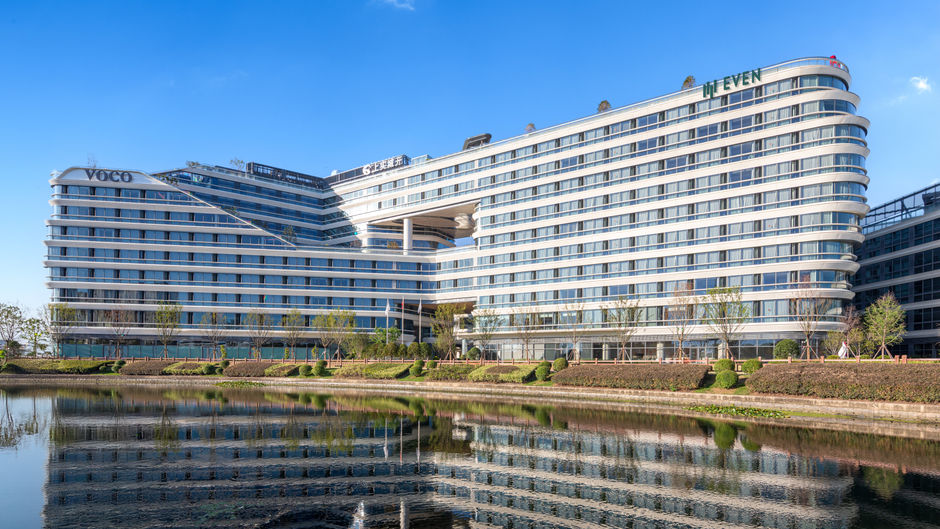 Voco Suites Shanghai Hongqiao CBD Exterior