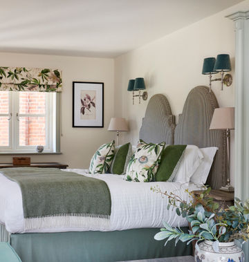 Montagu Arms Hotel