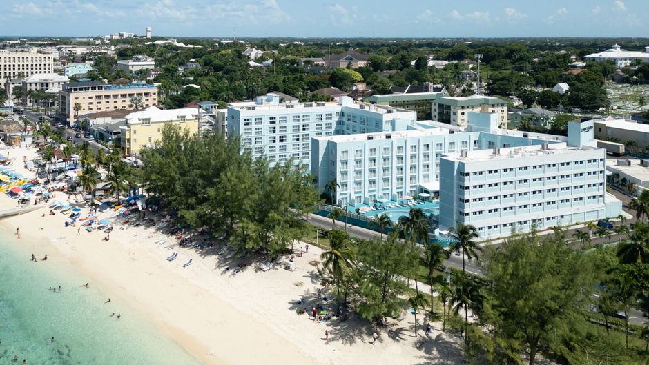 Courtyard Nassau Downtown/Junkanoo Beach Beach