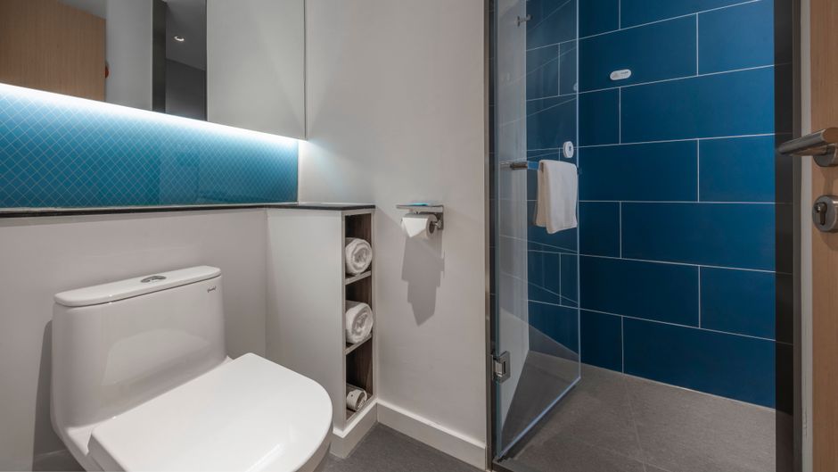 Holiday Inn Express Silver Beach Room