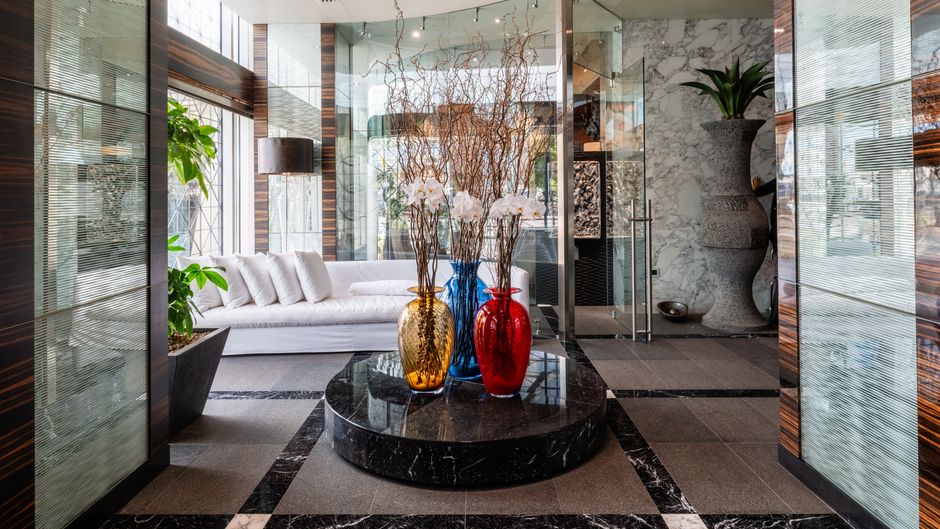Romeo Hotel Lobby