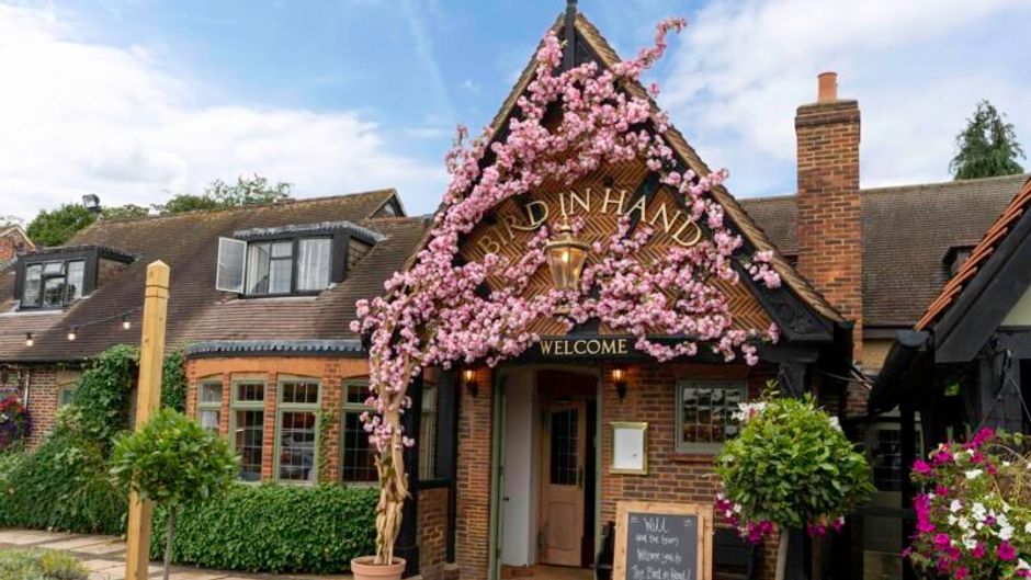 The Bird In Hand Inn Exterior