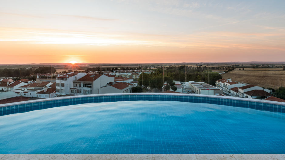 Holiday Inn Beja Pool