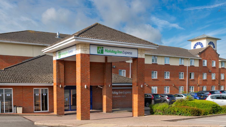 Holiday Inn Express Gloucester South Exterior