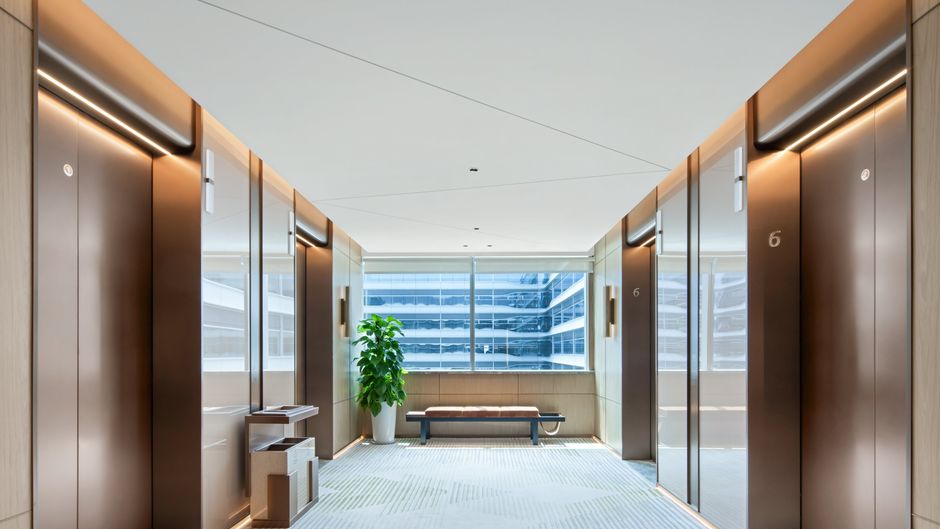 Holiday Inn GCEC Lobby