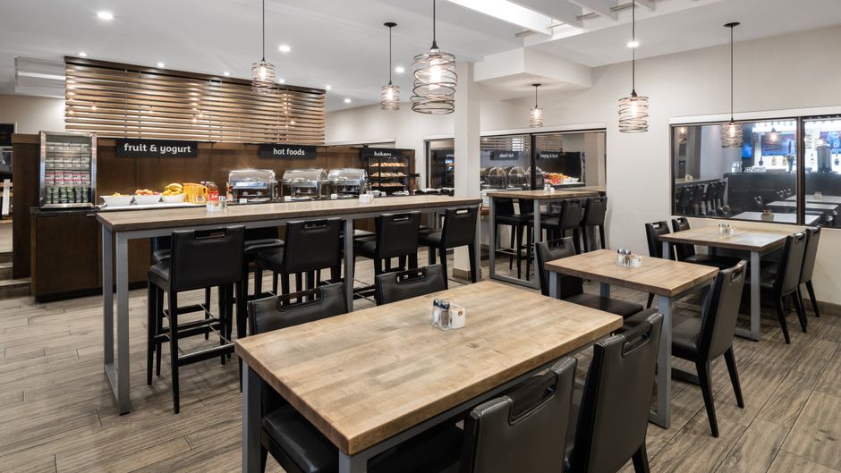 Holiday Inn Calgary Airport Restaurant